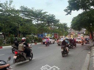 bán nhà mặt phố nguyễn phong sắc, 36 tỷ, 65.9m2, kinh doanh ngày đêm.