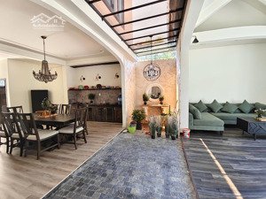siêu rẻ,biệt thự mini tuyệt đẹp, 154m2,sát trung tâm phố cổ hội an,giá chỉ 5,x tỷ