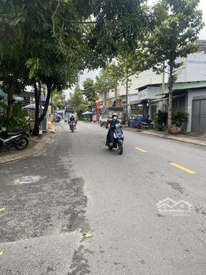 nhà dt: 4,1mx32m mặt tiền nhánh nguyễn ảnh thủ, cho thuê 14tr/tháng. giá 6.2 tỷ