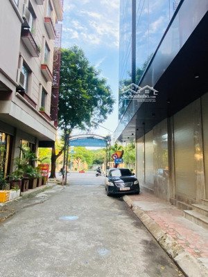 bán gấp nhà 70m x5 t phân lô ô tô tránh hoàng quốc việt cách 1 nhà ra phố lh 