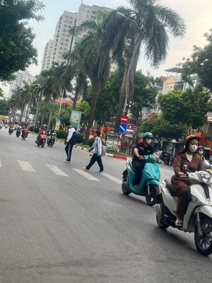 văn quán - hà đông - ô tỗ cửa - thang máy - kinh doanh - 5t - mt 5m - 10,5 tỷ.