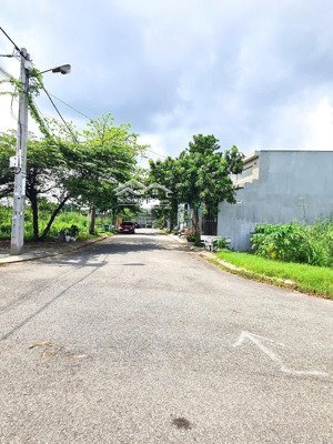 bán lô gốc 89.6m2, 8x11.6, đường nhựa 9m, kdc hẻm 545 đ. nguyễn xiển, p. long thạnh mỹ, quận 9