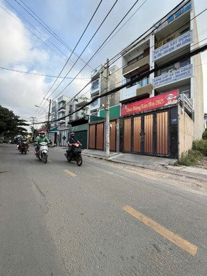 cần cho thuê nhà mặt tiền đường 11, trường thọ (12tr/tháng) nhà 1trệt 2 lầu