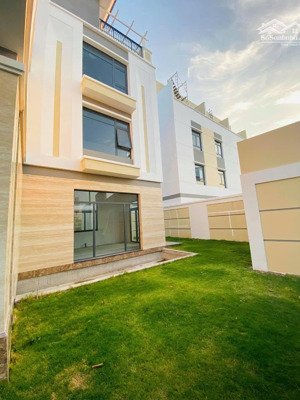 bán gấp căn biệt thự verosa khang điền giá tốt nhất thị trường. 230m2 31,5 tỷ