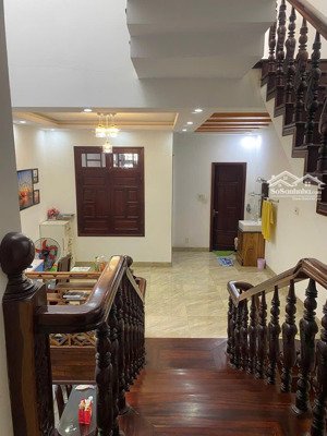 chính chủ chuyển công tác cần bán nhanh nhà gần chợ nguyễn tri phương, nhà 3 tầng 4 phòng ngủ