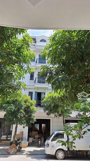 chính chủ cần bán căn liền kề dãy ctt4 kiến hưng hà đông 21 tỷ. nhà thô chưa hoàn thiện