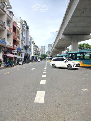 cực hiếm! vị trí đối diện ga metro! dt: 8x20m, ctxd: hầm 6 tầng, khai thác 180tr/tháng - giá 40 tỷ
