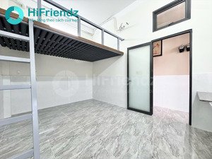 trống lại 1 phòng duplex có thể vào ở liền