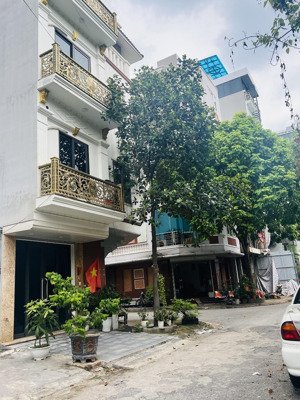 lô góc vàng, vỉa hè rộng, ô tô tránh, 35m2 giá chỉ hơn 9 tỷ! vị trí siêu hiếm, kinh doanh mọi loại