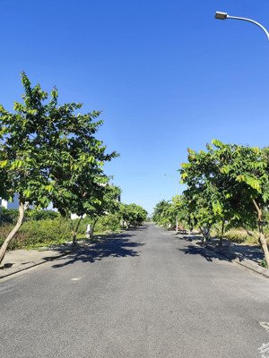 bán lô góc 2 mặt tiền trung tâm kđt fpt city đà nẵng- ngang 7.5 góc 2 đường 7.5- chỉ 7.5 tỷ.