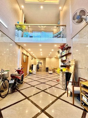 chú ba bán nhà cho con tiền kinh doanh đường nguyễn quang bích, tân bình. giao hoàng hoa thám