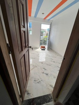 cần bán gấp căn nhà lại cho anh chị cô chú