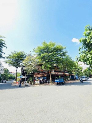 hot! bán mặt tiền ngay nguyễn văn hưởng - quốc hương - dt: 12x 35m - 370m2 - xd: h7t giá 79 tỷ tl