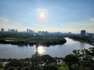 cần tiền bán gấp căn hộ diện tích lớn, căn góc riverside residence, phú mỹ hưng quận 7
