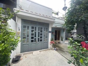 bán nhà cũ nở hậu. tiện xây sửa mới hẻm 1113/13 huỳnh tấn phát q7