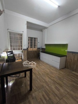 cho thuê nhanh phòng trọ tách bếp ban công ngay chợ hoàng hoa thám tân bình