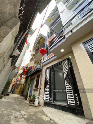 bán nhà 38m2 x 4 tầng gần vincom tây mỗ ,bãi ô tô trước nhà ,giá 7.2 tỷ lh:0865137078