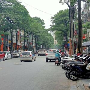 Chính Chủ Cần Bán Gấp Tòa Nhà VP Phố Pháo Đài Láng. Huỳnh Thúc Kháng. Chùa Láng Đống Đa Diện tích 78m2 mặt tiền 5.4m. giá 42 tỷ