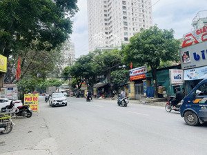 mặt phố lê lợi, diện tích rộng, kinh doanh sầm uất: 80m x5t, gía 30ty