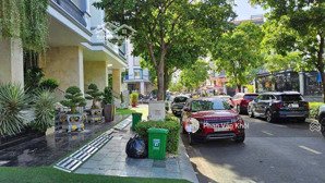tầng trệt văn phòng full nội thất cần cho thuê - dt: 7x20m đường số 37 vạn phúc city