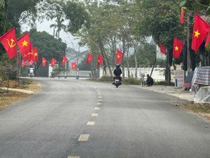 bán gấp 300m2 đất đô thị mặt đường quốc lộ 21chỉ hơn 2 tỷ cơ hội đầu tư sinh lời tốt tại lạc thủy