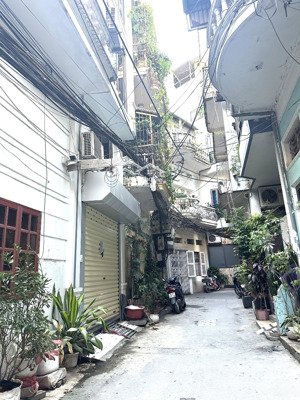 chỉ 1,75 tỷ bán đất tặng nhà 2 tầng, ngõ rộng gần phố lớn thái thịnh, thái hà, tây sơn, vị trí đẹp
