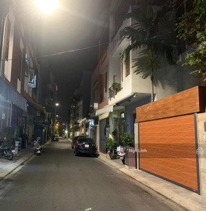 cách ngã tữ phú nhuận 50m. xe tải tới nhà phan đăng lưu, pn (4x20m~80m2) sẵn 5 tầng. chỉ 15 tỷ tl.