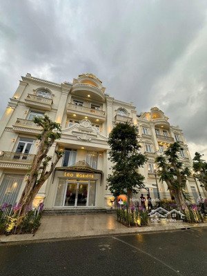 bán biệt thự 857m x 5 tầng 28p đang cho thuê 400tr/th 2mt đường nguyễn lữ vip nhất khu nam việt á