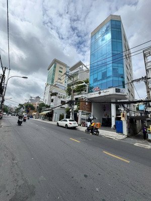 bán tòa nhà 2mt nguyễn văn khối gò vấp dt: 10x20m kết cấu: hầm 7 tầng hđt: 140tr/tháng giá: 35 tỷ