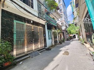 căn hộ dịch vụ - 7 tầng thang máy - 13 phòng khép kín - dòng tiền 60 triệu/ tháng. giá 15,5 tỷ,