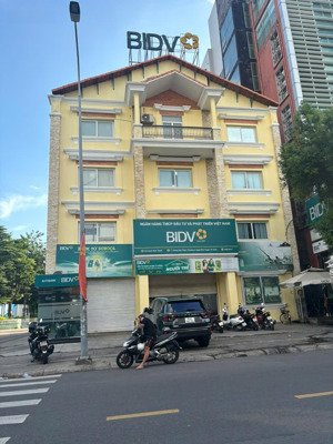 hạ giá nhà góc 2 mặt tiền tân sơn nhì, quận tân phú - dt 8x18m - 165m2- 6 tầng 200tr/th - giá 30 tỷ