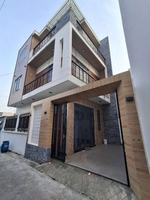 cho thuê nhà trệt lầu 3 phòng ngủ gần trường tiểu học phú hoà
