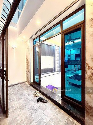bán nhà mới phố đê la thành, 36,6m2, ngõ nông, gần ô tô tránh, full nội thất, nhiều ánh sáng