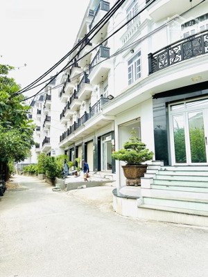 biệt thự 6 tầng hẻm 1/ thông đường thạnh xuân 21, thới an, q12, dt 103m2 (7.5 x 15), chủ gấp bán.
