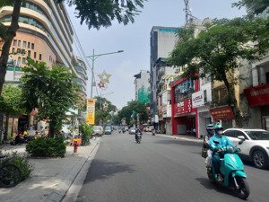 bán gấp nhà mặt phố nguyễn thái học, ba đình, 130m*8t, 80 tỉ. vỉa hè, kinh doanh.