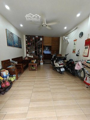 bán nhà hai bà trưng- 43m - 5 tầng - ô tô vào tận cửa - 13.2 tỷ