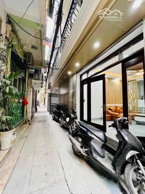 bán nhà mới - 5 tầng thang máy - trần khát chân- 35m -lô góc - gần phố