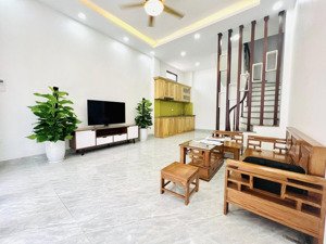 bán nhà mặt phố tại thịnh quang, 9,1 tỷ, 38m2, 3pn, 4wc, 5 tầng