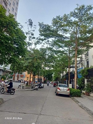 nhà chung cư a15 bộ công an khu đô thị đại kim,,,, thoáng mát khuôn viên đẹp ,,, khu vui chơi tập t