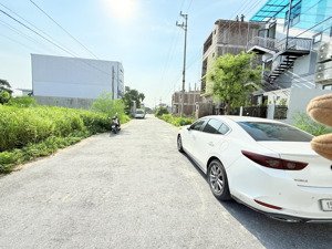 bán lô đất 125m tuyến 3 bãi huyện, vân tra an đồng.
đường nhựa 10m gần đường máng