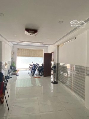 cách mặt tiền 1 căn - hẻm xe tải - ngang hiếm 6m - cho thuê 30tr/tháng phú thọ hòa, tân phú