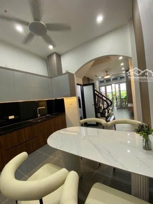 bán nhà riêng tại hoàng hoa thám, 9,6 tỷ, 46m2, 4pn, 5wc