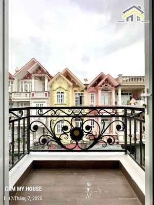 75m2 - 4 tầng - sạch đẹp - 4 tỷ 880 - ô tô đỗ cửa vào nhà gara