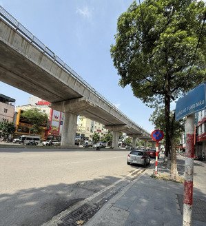 nhà mới đẹp trung tâm cầu giấy gần nhiều trường đh chỉ 7.5 tỷ.