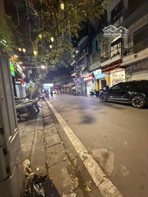--- kim ngưu hai bà trưng diện tích: 59m cách ô tô chỉ 10m ngõ rộng, dễ đi giá: