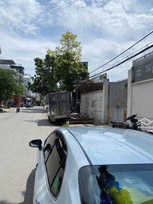 thiện chí bán! đất rất đẹp 137m2 mt phạm văn đồng, gần sân bay. giá 18 tỷ 