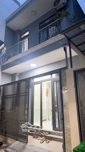 nhà đẹp trệt lầu, hẻm xe hơi, 1 pn dưới, 2pn trên, trung tâm phước long b.