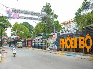 siêu phẩm mặt phố trịnh công sơn view hồ sen đẳng cấp thượng lưu
dt 130m, mặt tiền rộng 88.8 tỷ