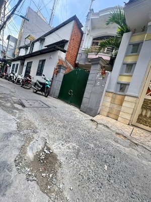 bán nhà ngang lớn hơn 10m, chỉ 2 phút đến phố đi bộ nguyễn huệ, ra xóm chiếu, nguyễn tất thành