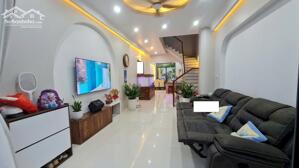 BÁN NHÀ HẺM XE HƠI 3 TẦNG NGUYỄN DUY TRINH – 75M² (4 x 18,7) – LONG TRƯỜNG, QUẬN 9